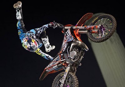 20130109155219-redbull-motocross-ya.jpg